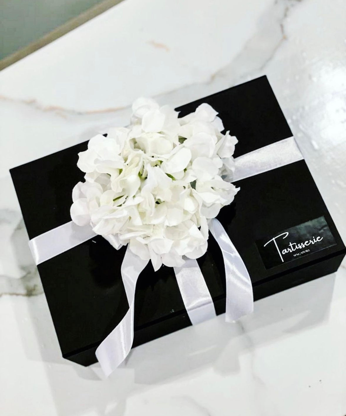 Tartisserie Black Box (with Ribbon & Hydrangea)